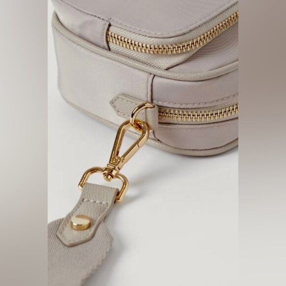 Small Shoulder Bag - Picture 4 of 15